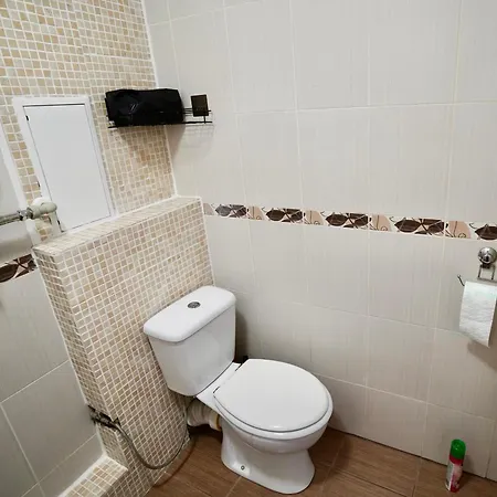 Greenhall Apartment *